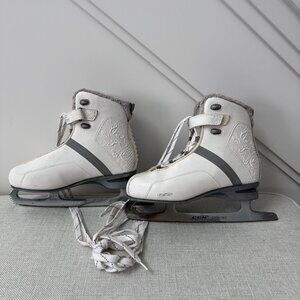 CCM Women's White Ice Skates Size 8